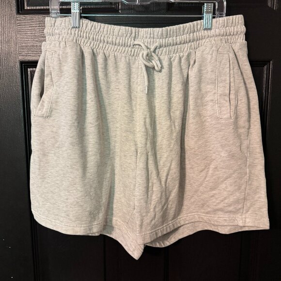 H&M Pants - H&M Regular Fit Women's Shorts